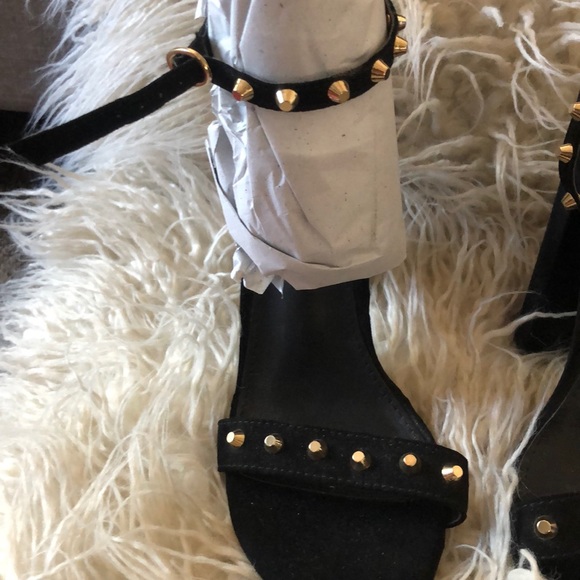 Black Studded Heel - Picture 2 of 6